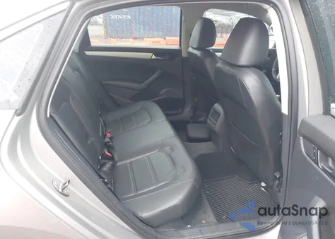 2012 Volkswagen Passat 2.5L Se z USA, uszkodzony, nr VIN 1VWBH7A30CC030456